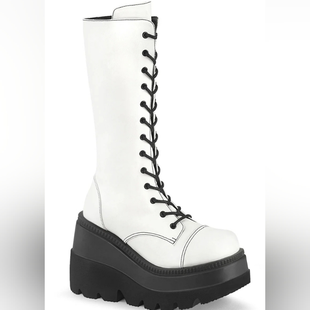 Demonia Shaker 72 Vegan Platform Boots New In Box